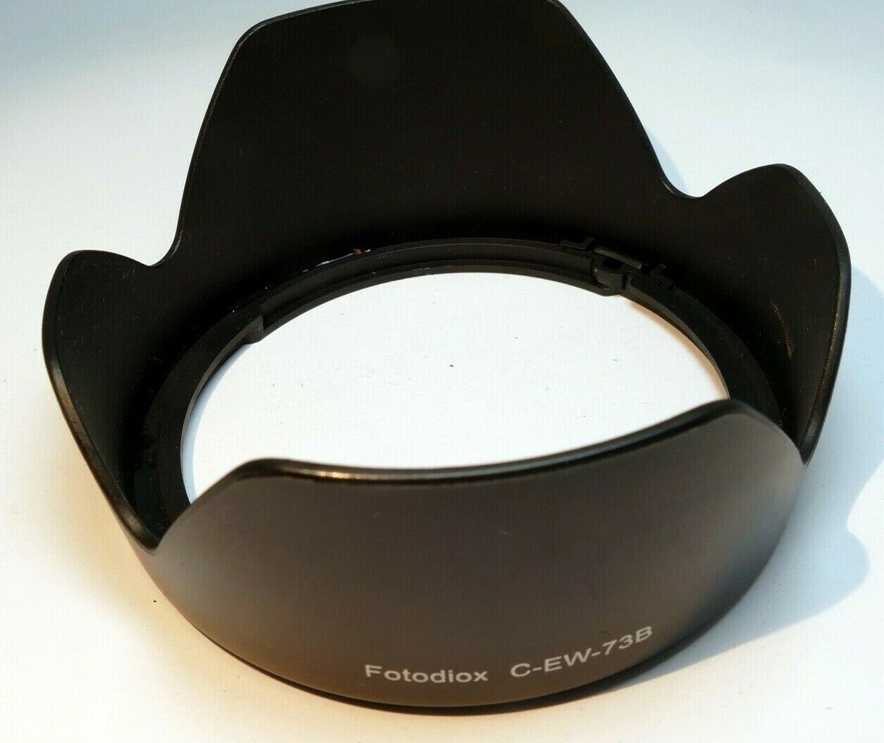 Replacement  EW-73B Lens Hood Shade for Canon EF-S 18-135mm f3.5-5.6 IS 67mm