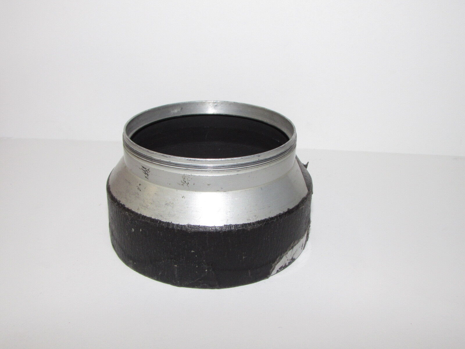 Used 67mm Lens Hood unusual threads recessed  B10354