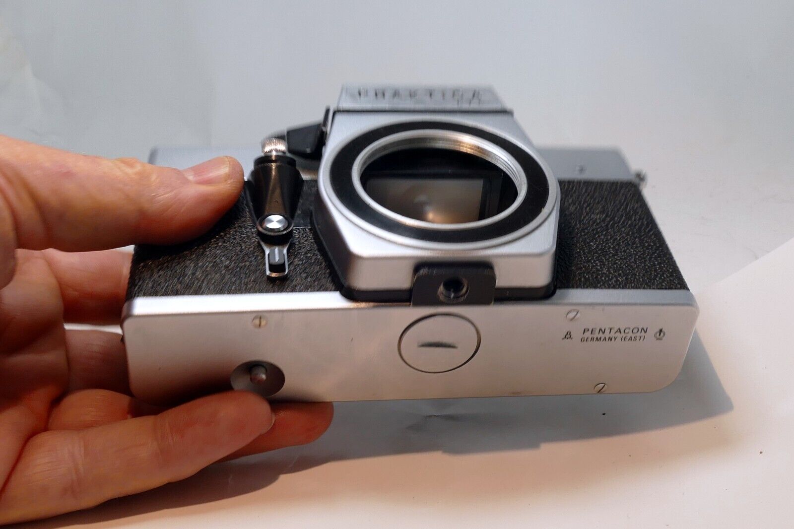 PRAKTICA LTL M42 CAMERA BODY Only - Meter is inop , shutter works