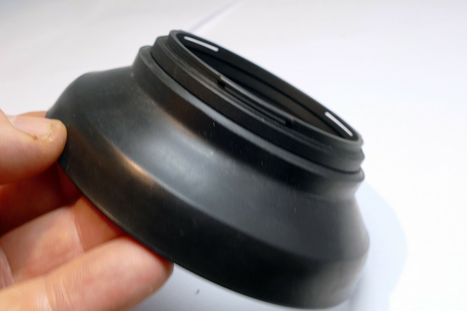 Quantaray Bayonet Lens Hood Shade unknown brand twist on type