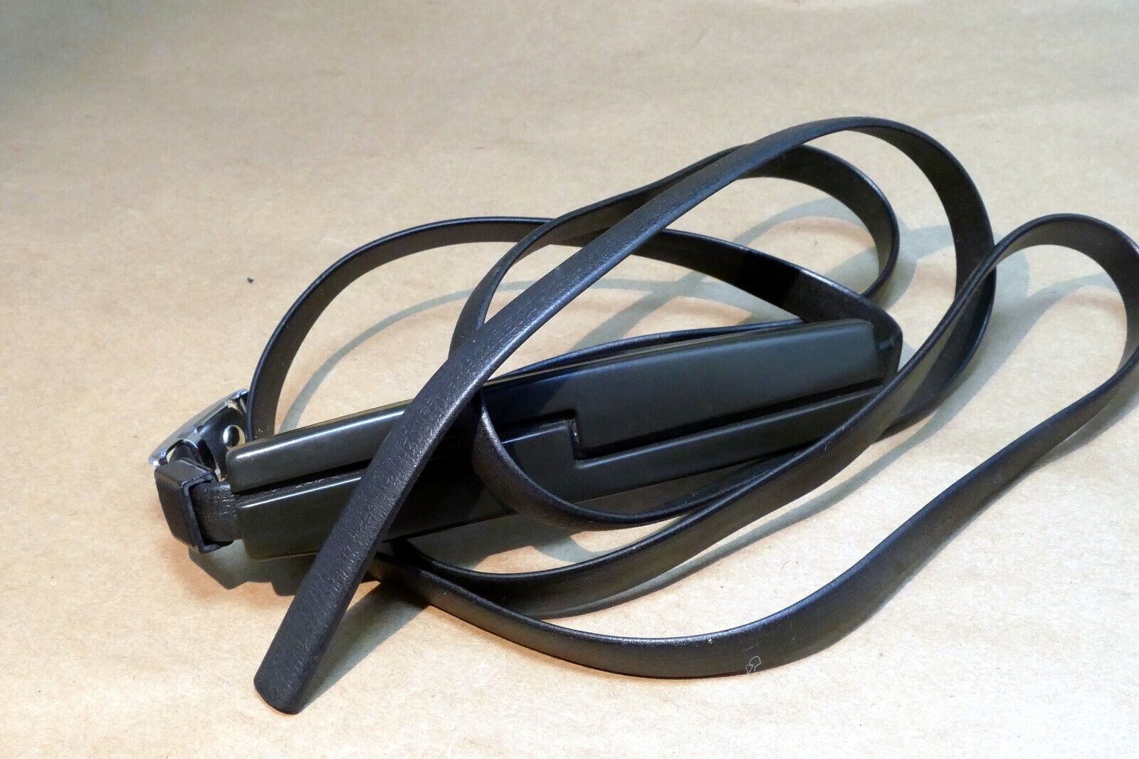 Leica Leitz Wtzlar Vinyl Shoulder Strap - missing parts buckle and end loop