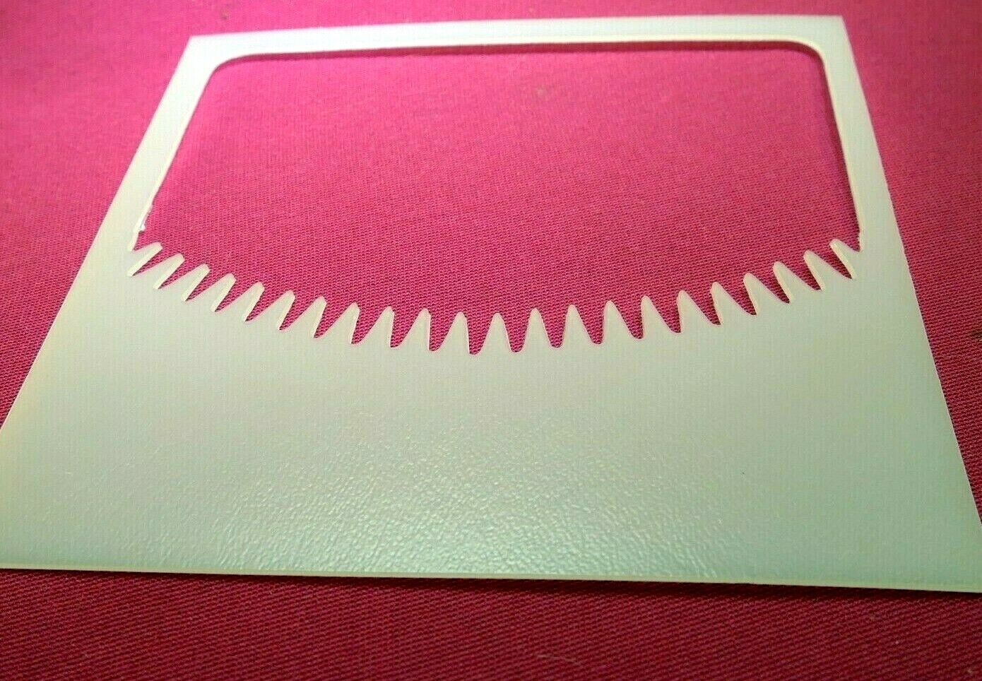 Lindahl 4.5" Bottom Frame Perforated Arc High key Portrait Vignette Mask