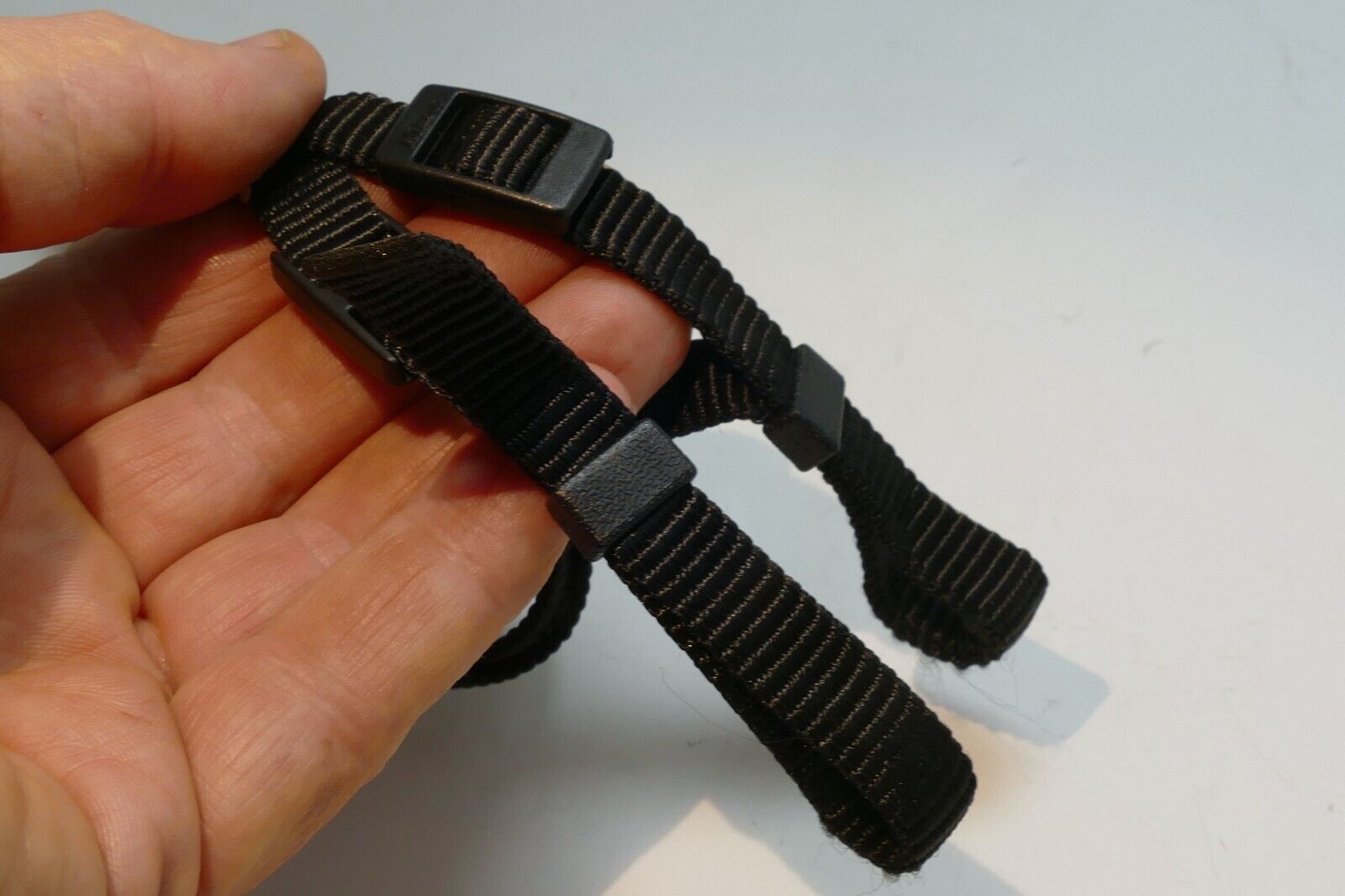 Nikon D810 AN-DC12 AN DC12 Shoulder neck Strap for D810 - Original OEM