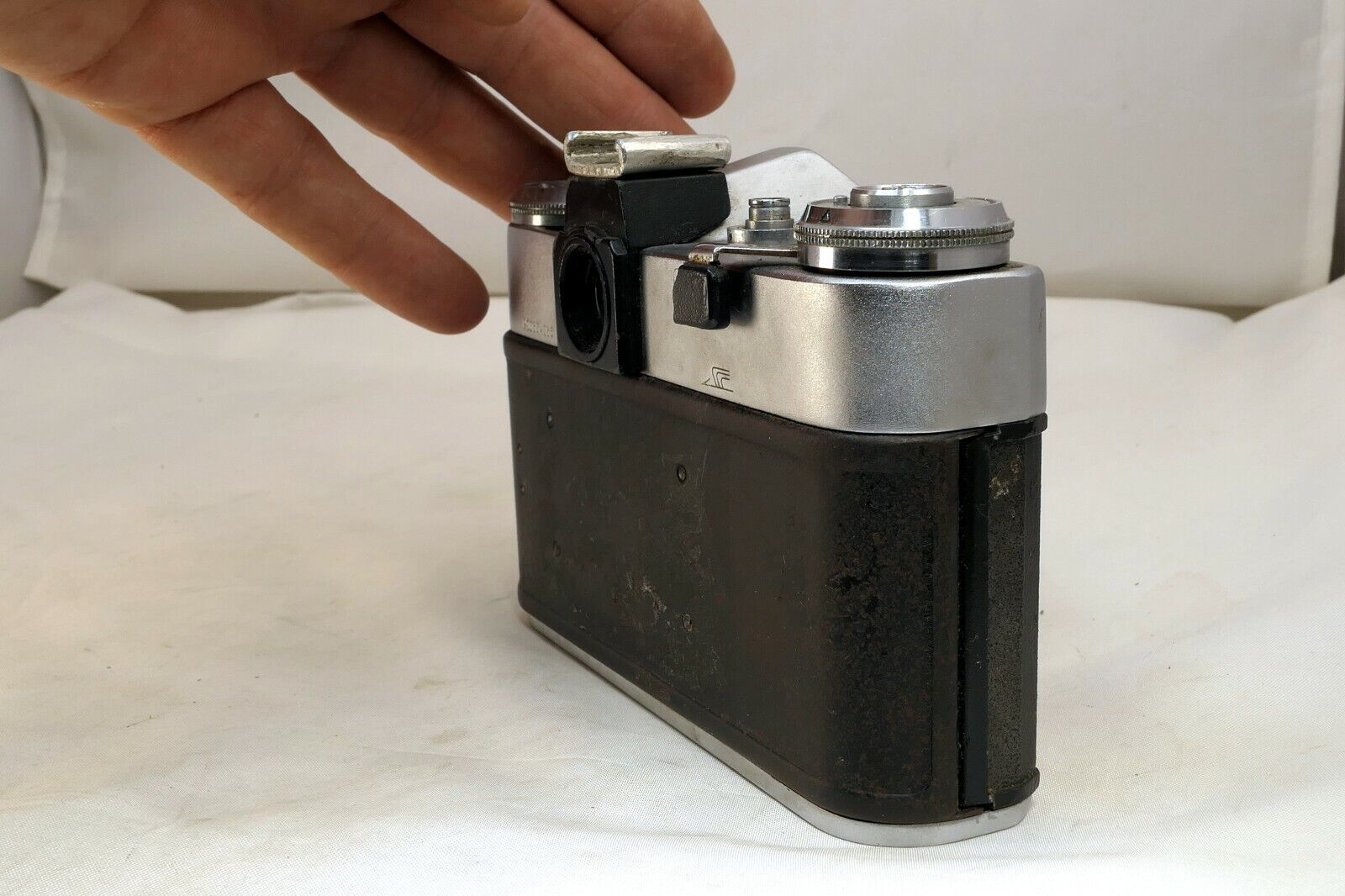 Zenit E camera body only 35mm SLR Film - PARTS AS IS - NOT WORKING