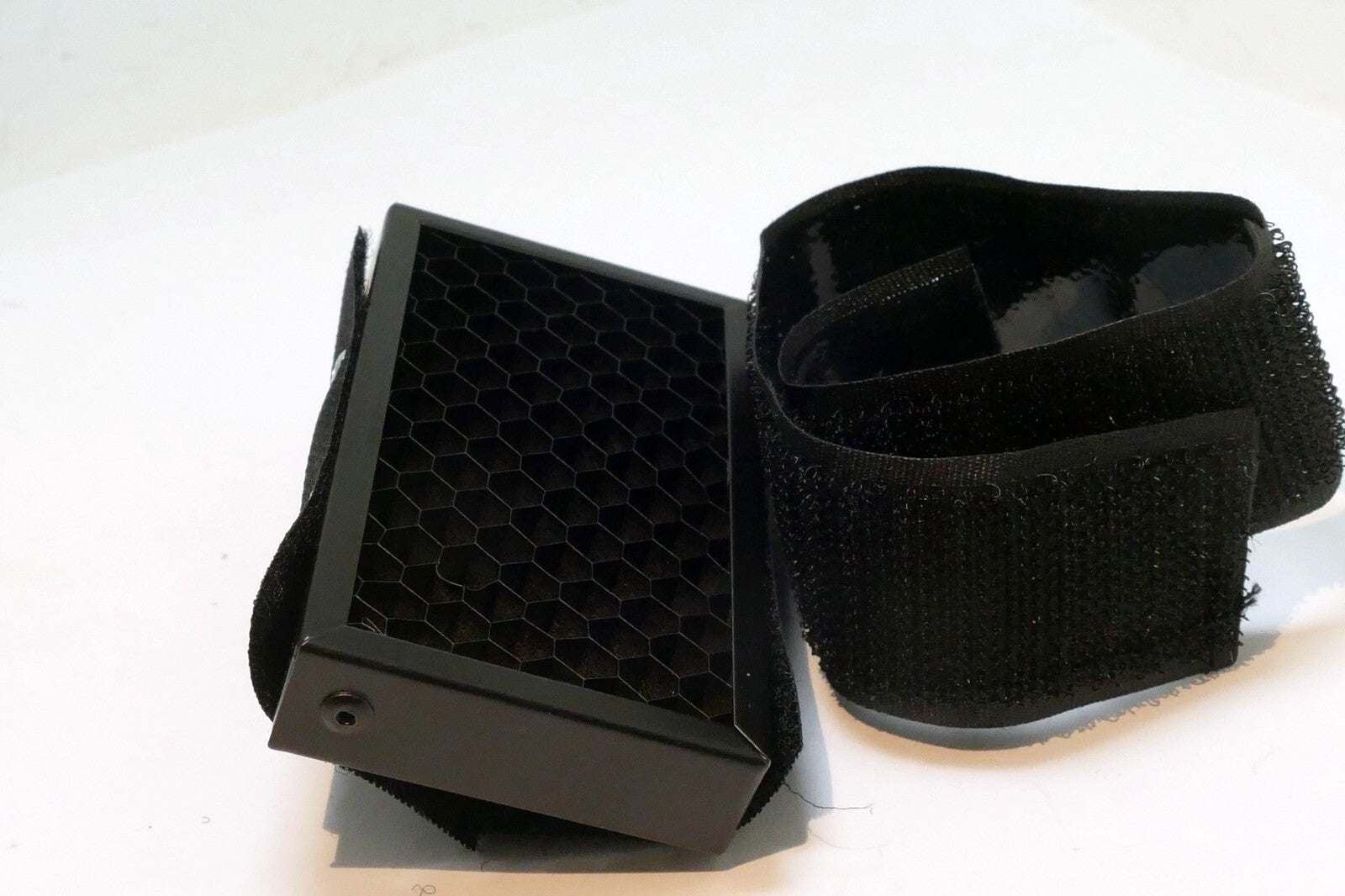 Hoop and loop adapter Honeycomb Grid Diffuser for Flash SB 430EX 600EX 700