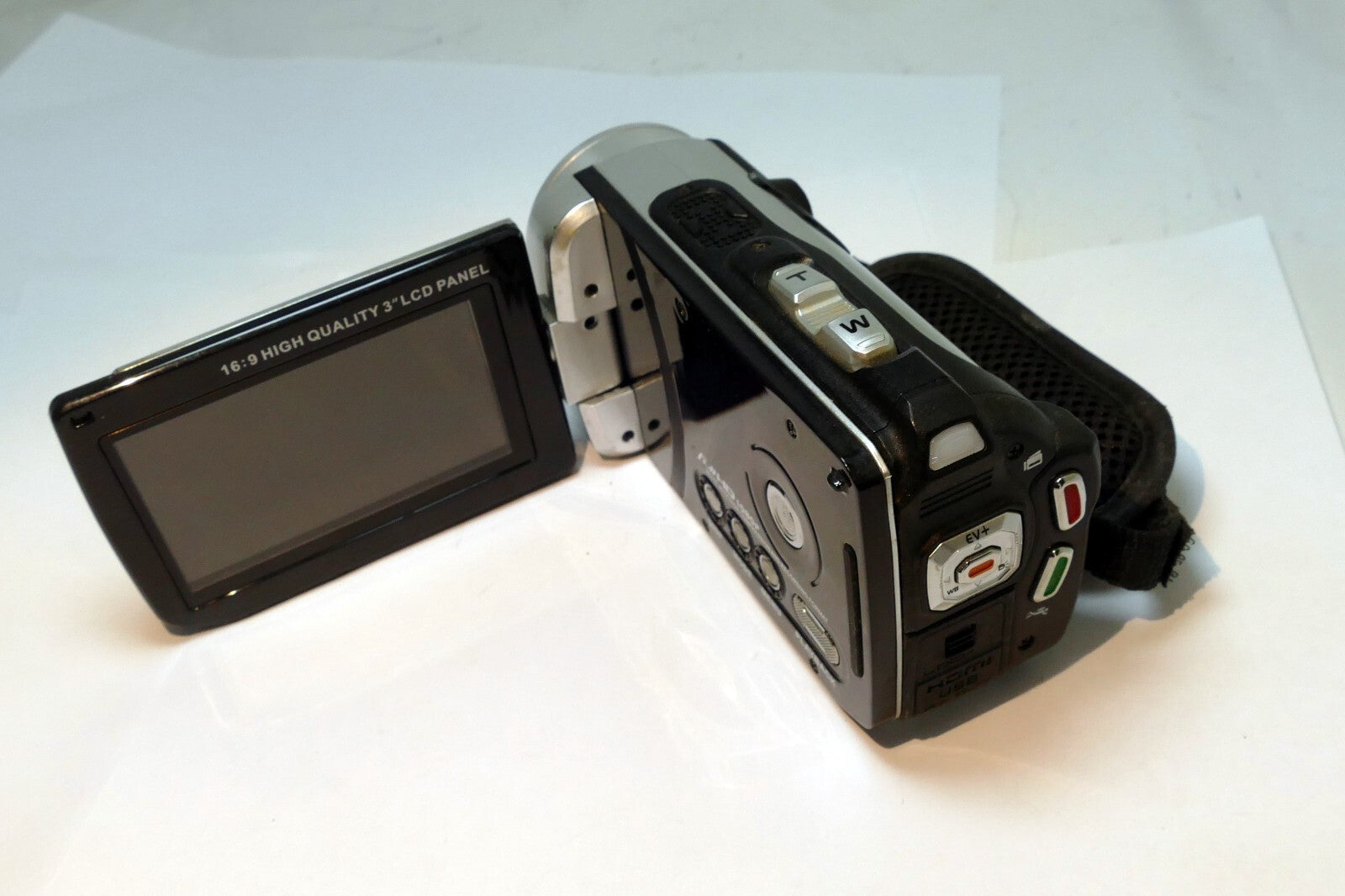 DXG  1080P  DXG - 5B1V  HD Camcorder Gray No battery, charger - Untested, AS IS