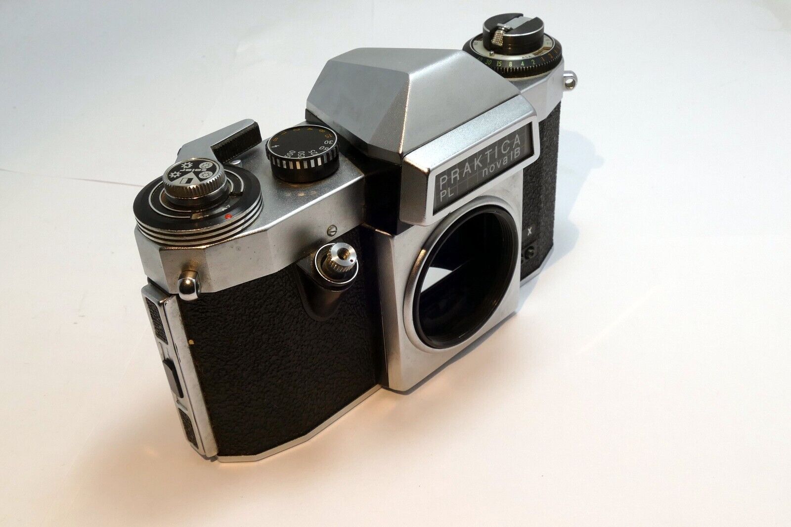 PRAKTICA PL Nova I B camera body only M42