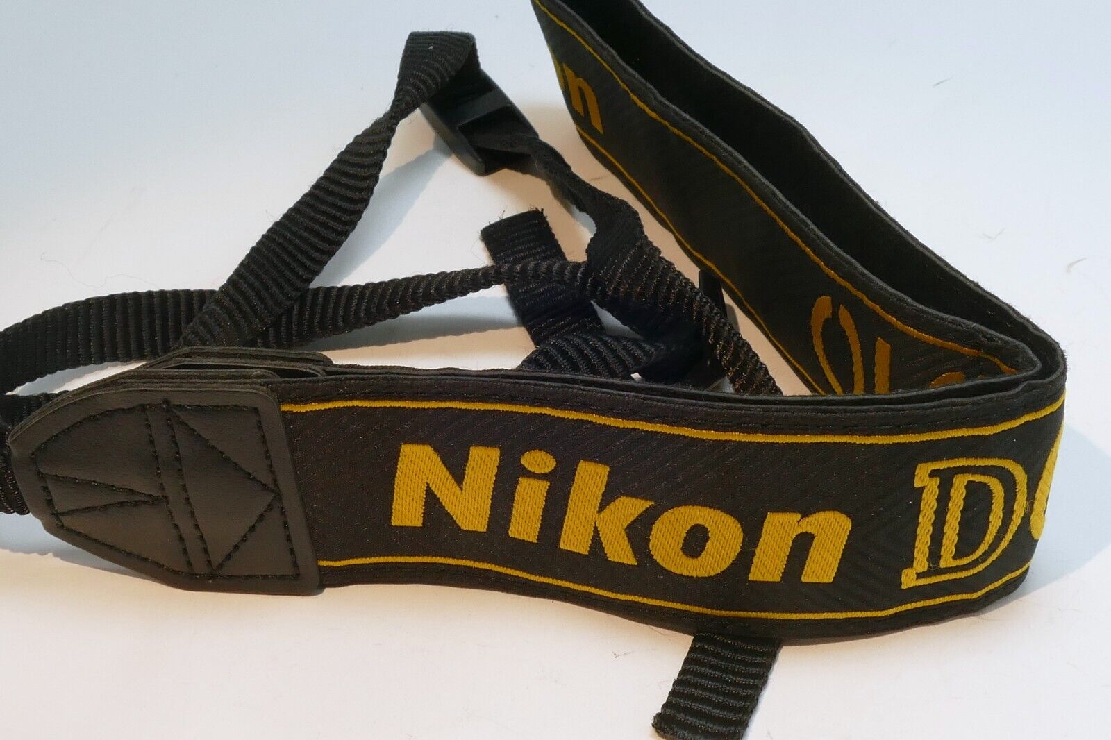 Nikon D-610 D610 AN-DC10 AN DC 10 Shoulder neck Strap for D610 - Original OEM