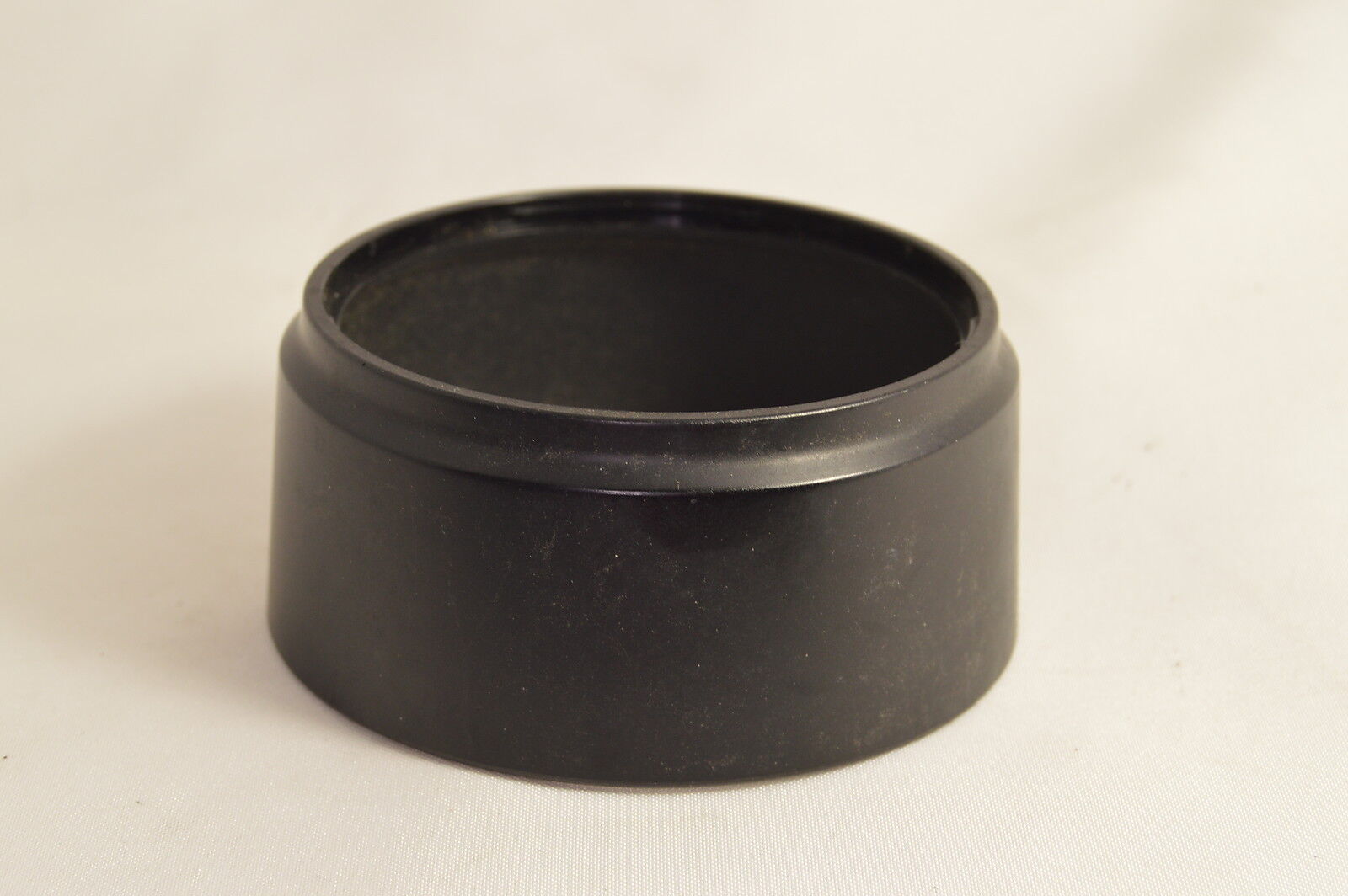 Unknown brand Plastic Lens Hood 61.8mm inner diameter  O121017