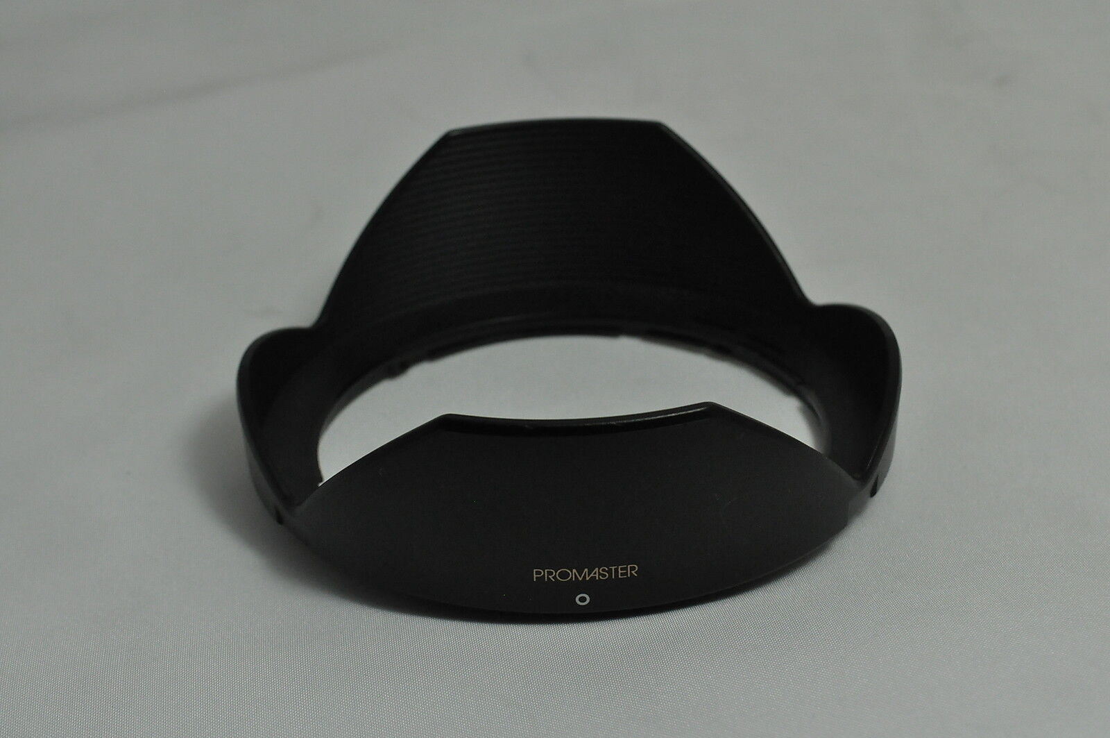 Promaster Wide Angle Lens Hood Shade Twist on type bayonet 81.5mm inner diameter