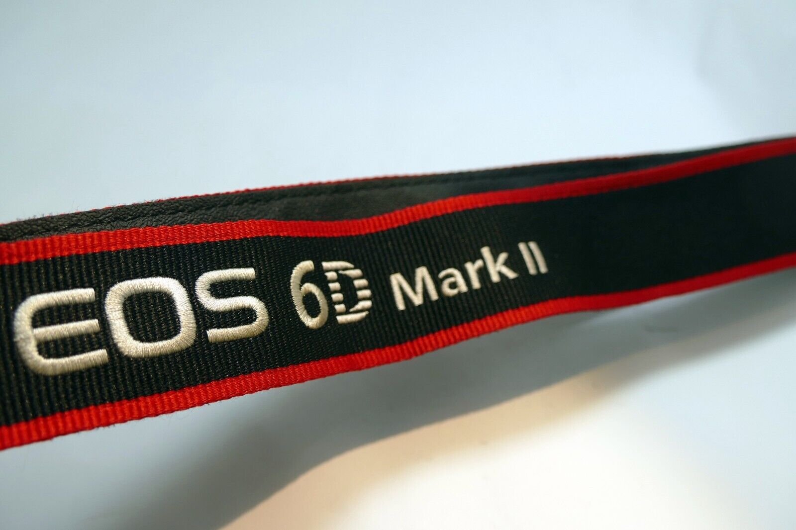 Canon EOS 6D Mark II Digital Camera Neck Shoulder Strap Black-Red - Original OEM