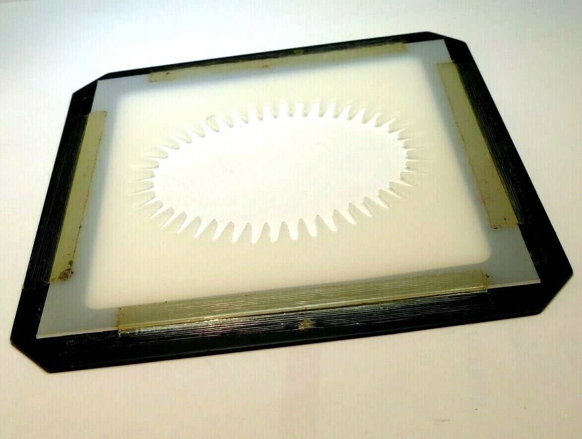 Lindahl Vignette Mask 4.5X4.5" Large Oval 2.5" portraiture creative High key