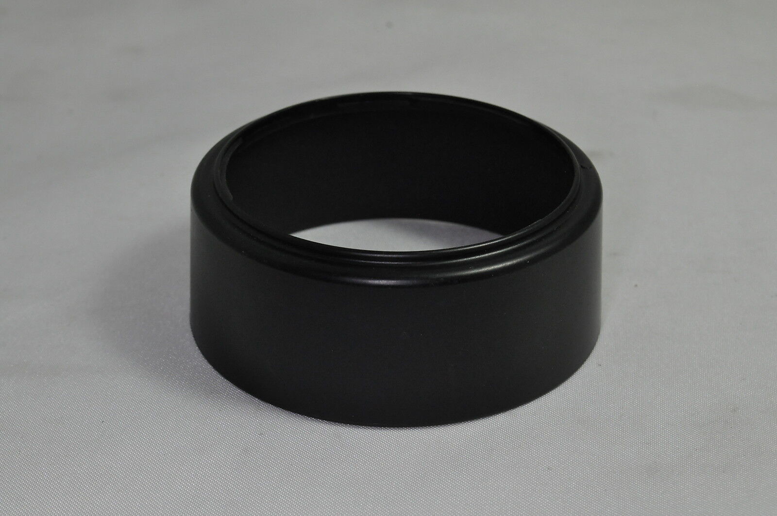 Twist on Plastic Lens Hood Inner diameter 61.9mm 5310032