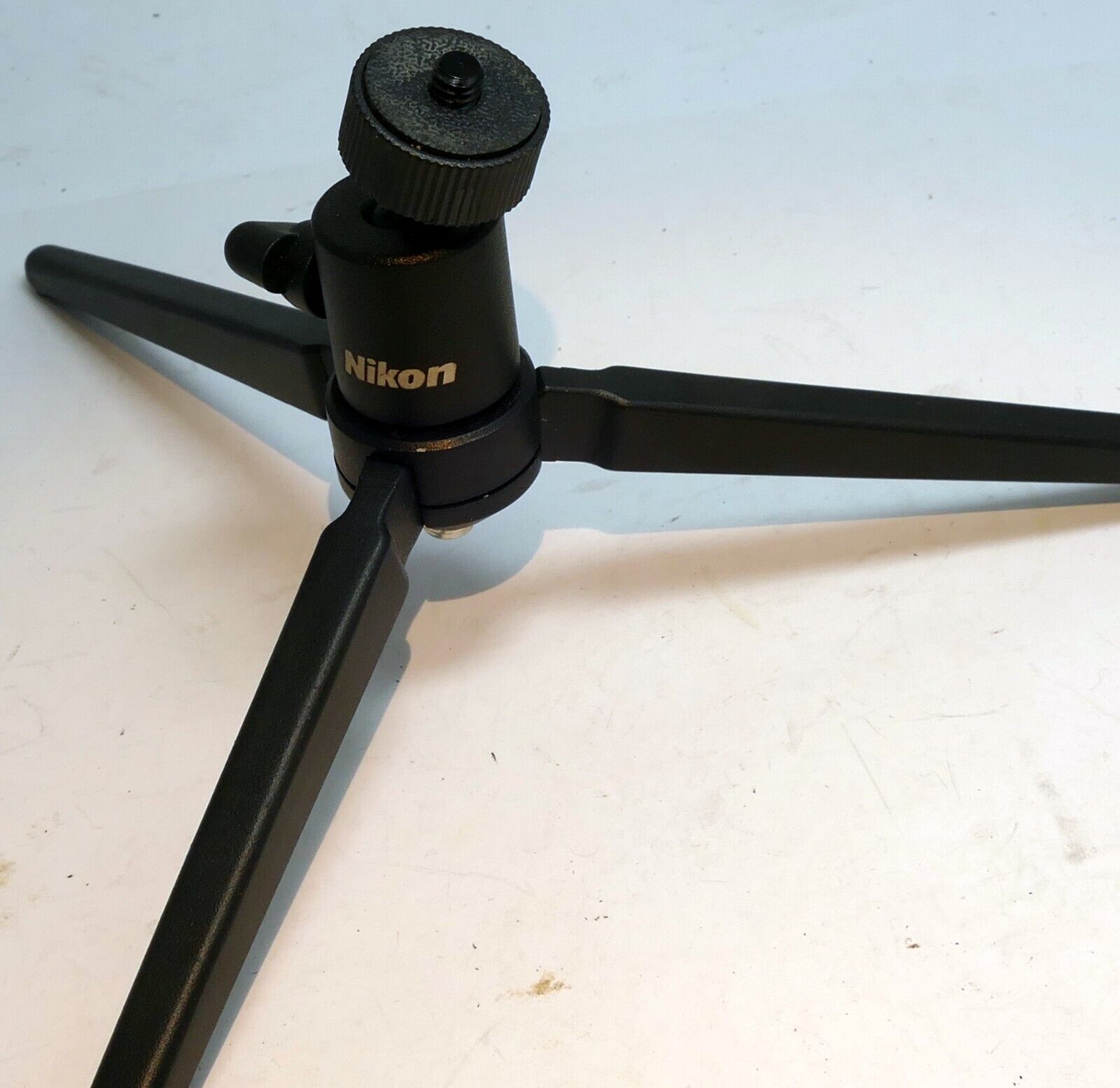 Nikon Table small folding Tripod w/ head  Coolpix Camera - Genuine OEM sturdy