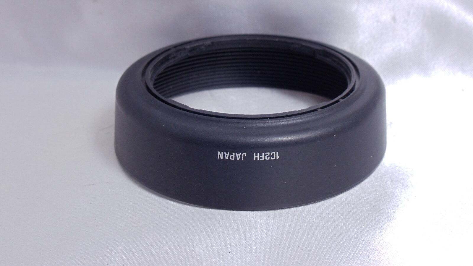 Tamron 1C2FH Camera Lens Hood - original for 28-80mm f3.5-5.6 zoom bayonet