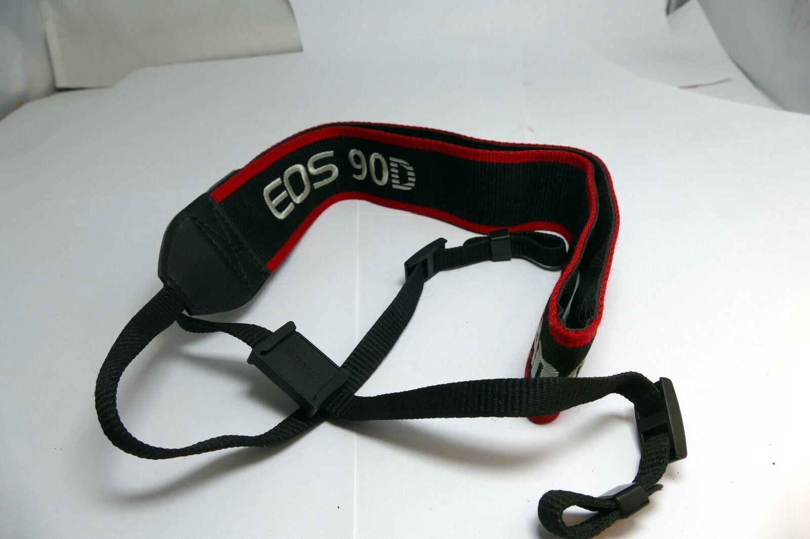 Canon EOS 90D Digital Camera Neck Shoulder Strap Black-Red - Genuine MINT