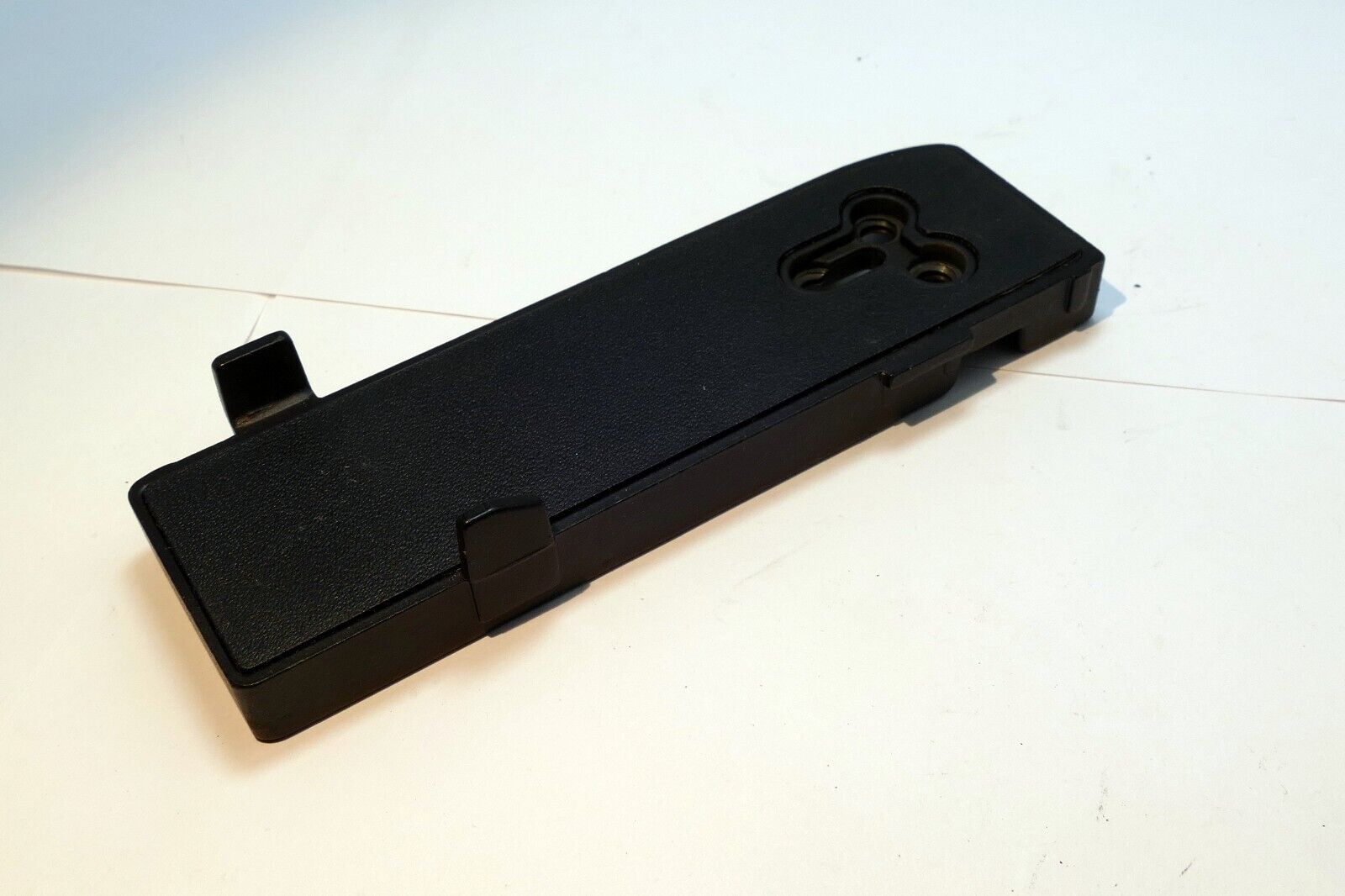 Nikon AH-3 Plate tripod for MD-4 adapter bracket - missing tripod screw