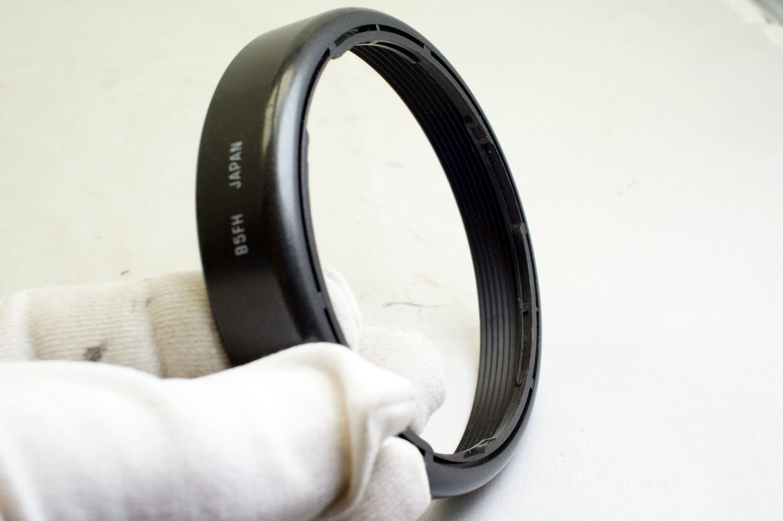 used Tamron B5FH Lens Hood Shade  for 28-200mm f3.8-5.6 Non Super zoom