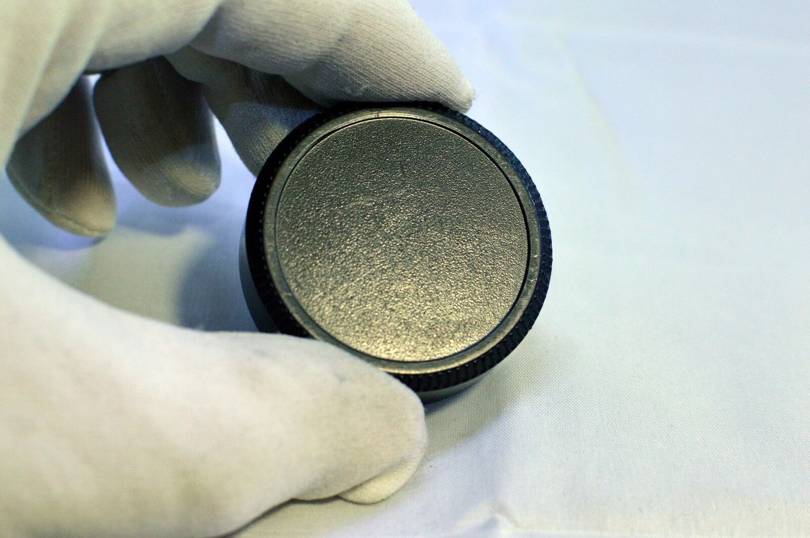 unknown brand rear lens cap for M42 universal  screw mount lenses