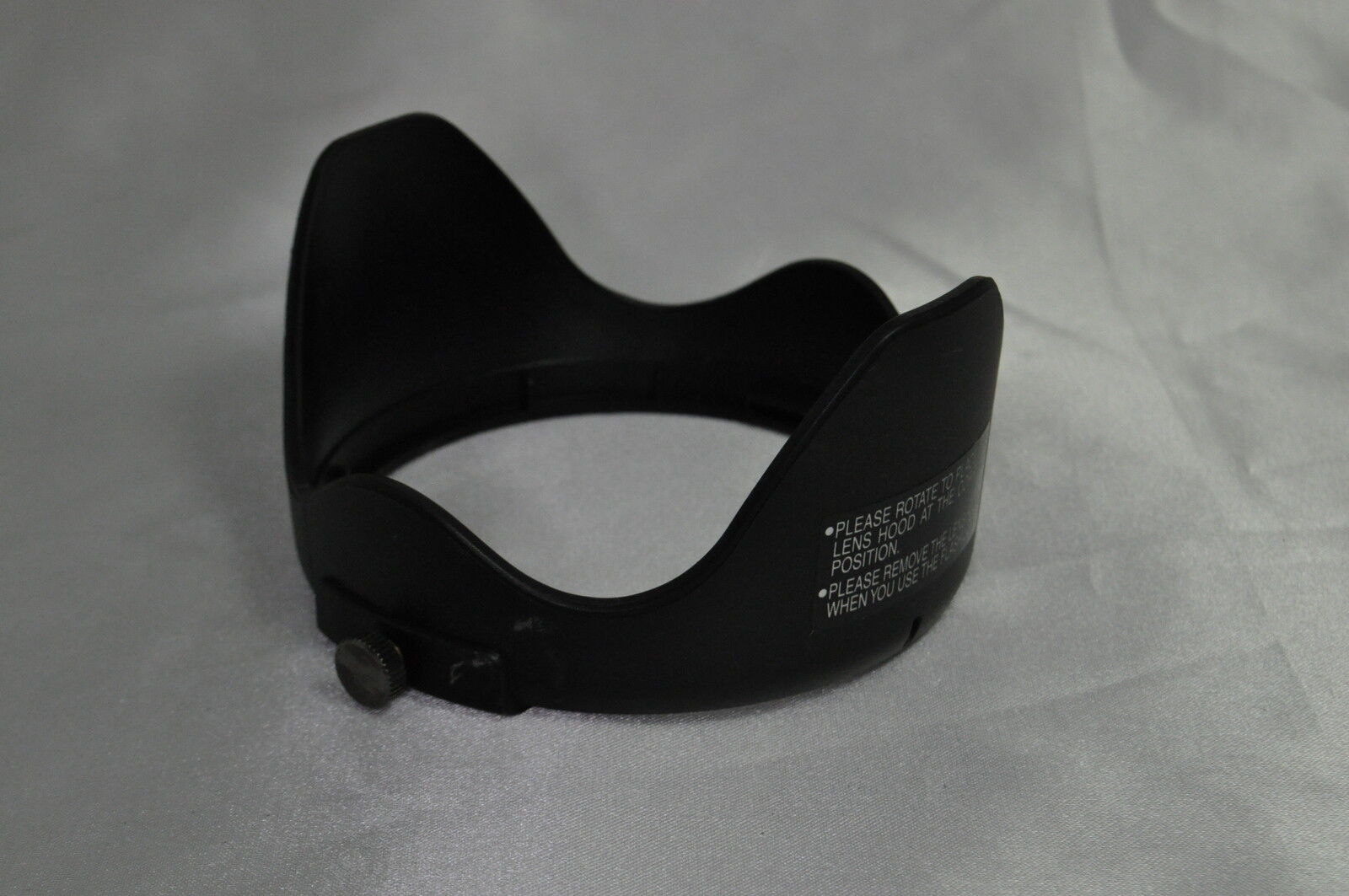 Plastic Lens Hood 76.5mm innner diameter (not sure what brand )