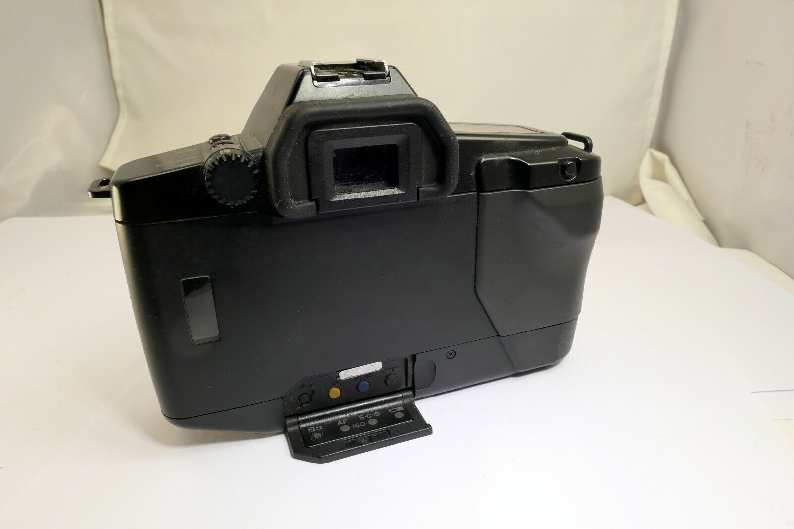 Canon EOS 650 35mm SLR Film SLR body only vintage