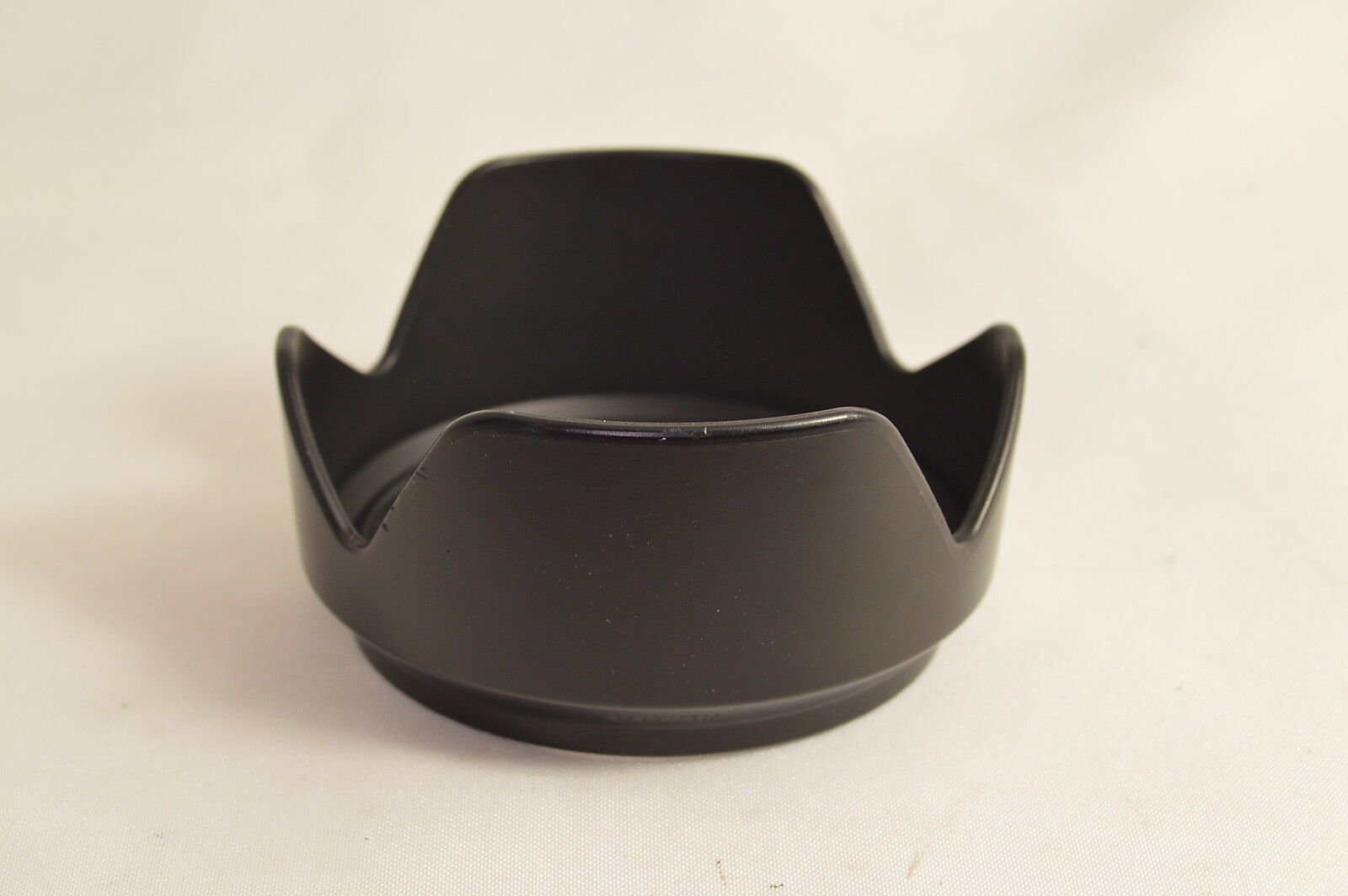 Unknown Brand 51.9mm Plastic Lens Hood Made in Malaysia O121020