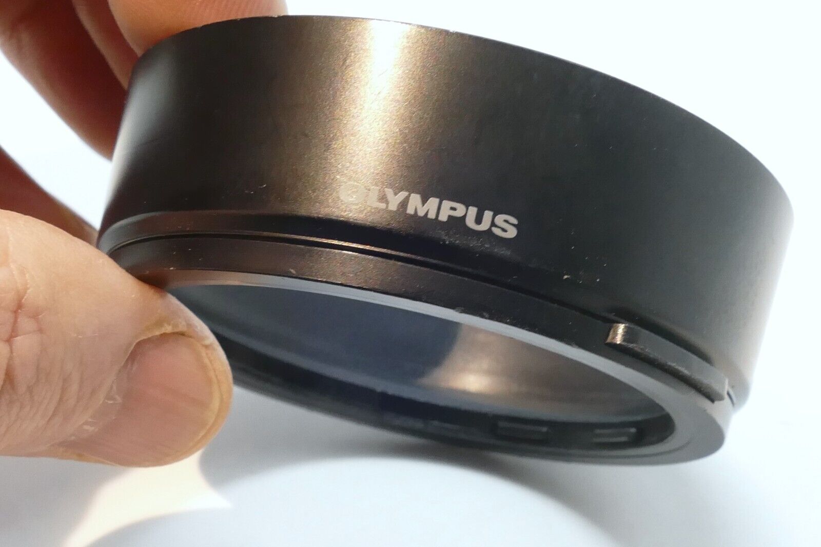 Olympus 35-70mm f3.5-4.5 AF lens hood shade for