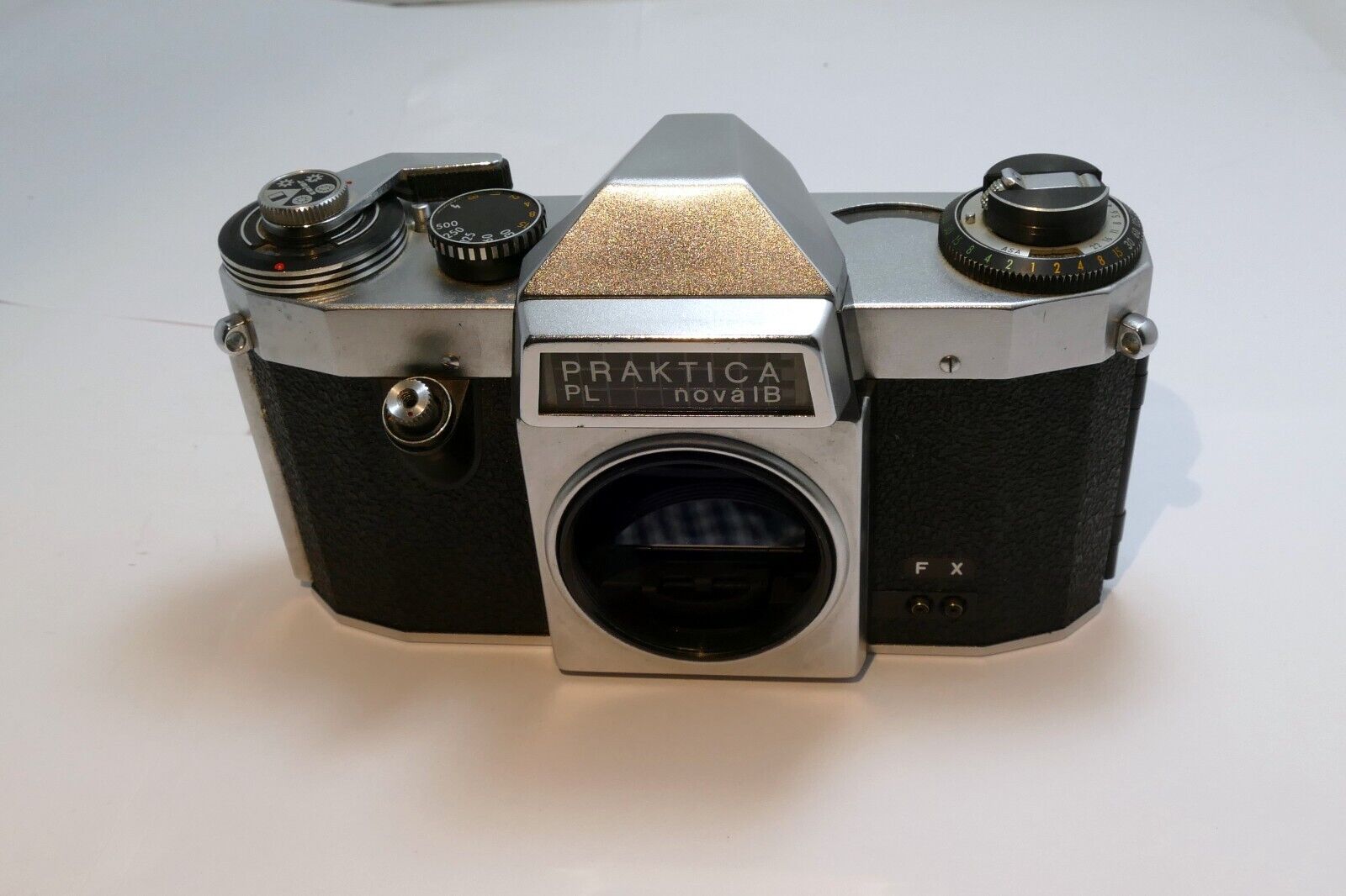 PRAKTICA PL Nova I B camera body only M42