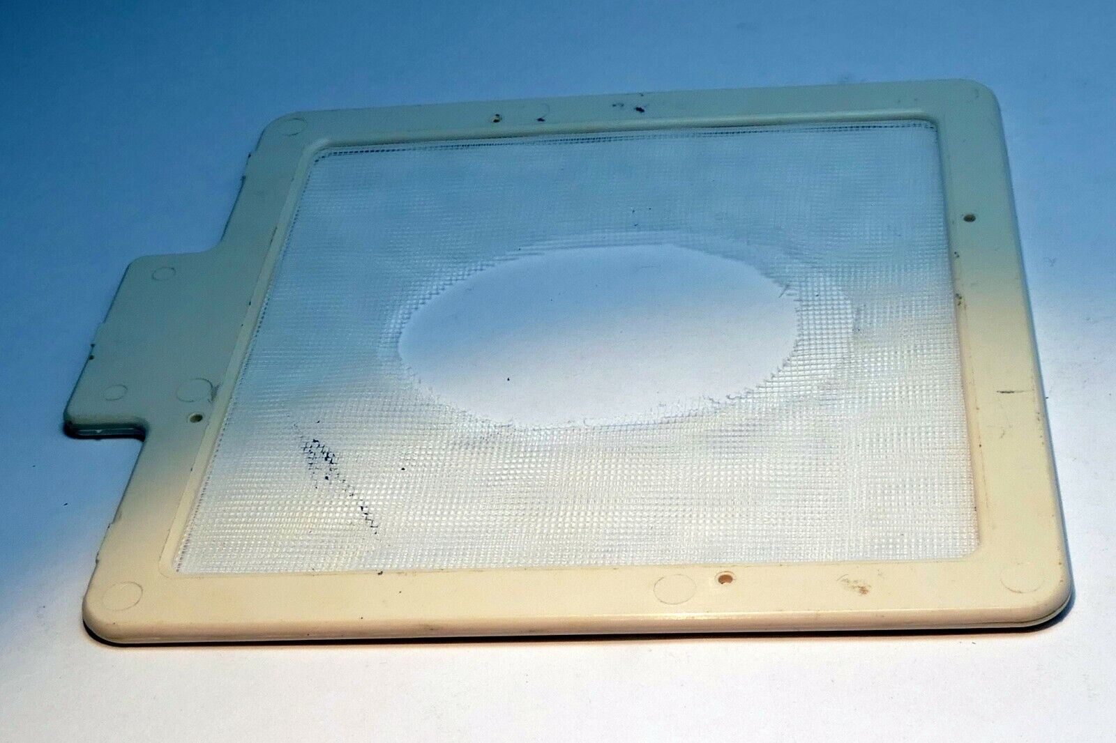 Lindahl Vignette Mask 4.5X4.5" Large Vertical Oval 2" creative High key