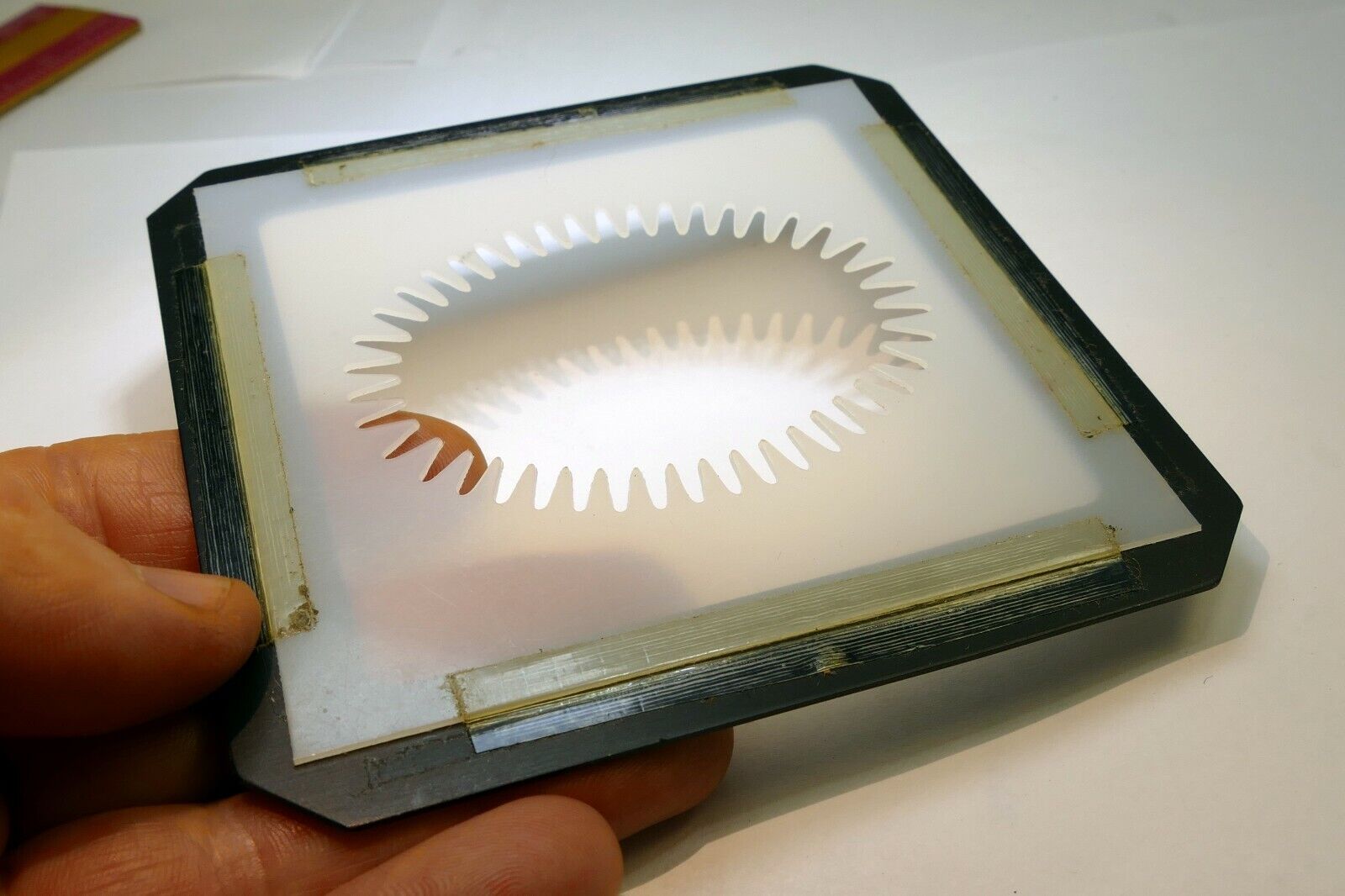 Lindahl Vignette Mask 4.5X4.5" Large Oval 2.5" portraiture creative High key