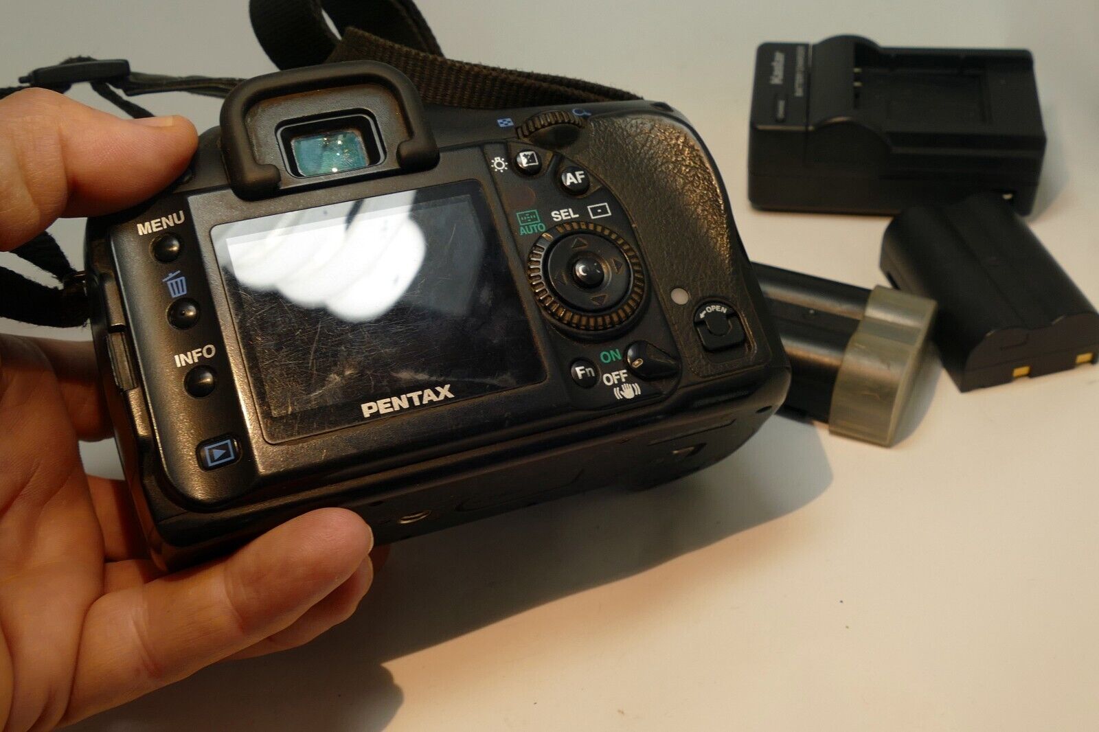 PENTAX Pentax K K10D 10MP Digital SLR Camera Body Only w/ charger battery