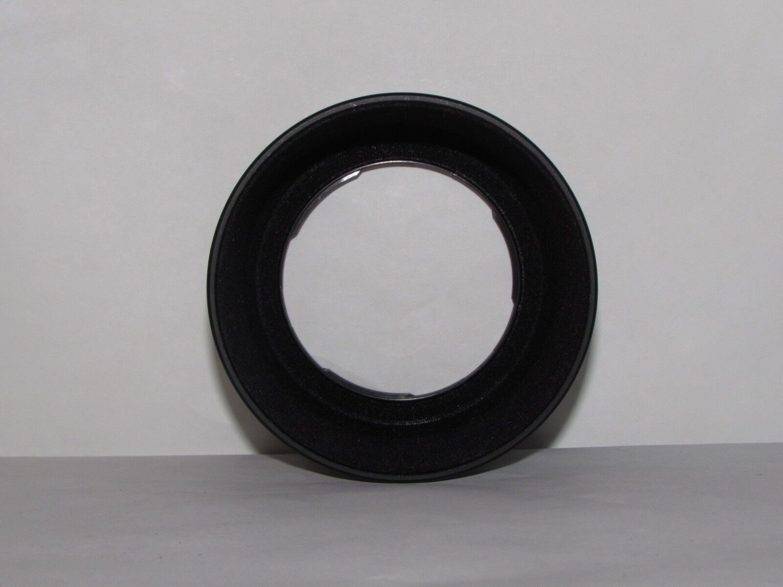 Unknown Brand 56.5mm ID Twist on type  Lens Hood