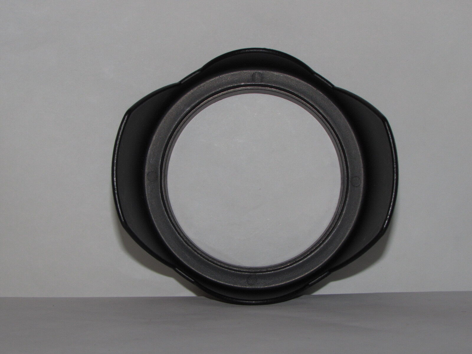 Used 77mm Screw in Type Lens Hood petal plastic