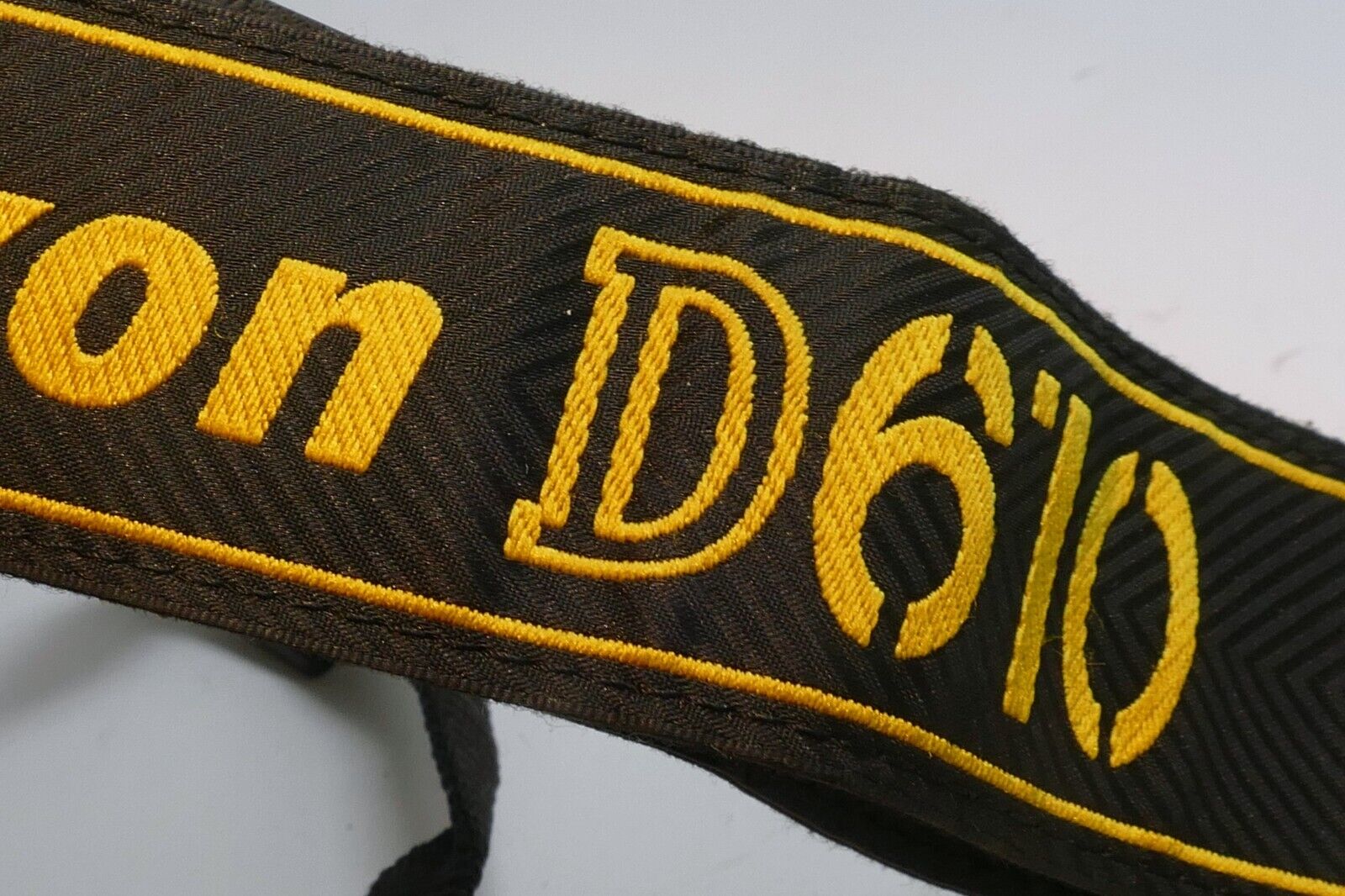 Nikon D-610 D610 AN-DC10 AN DC 10 Shoulder neck Strap for D610 - Original OEM