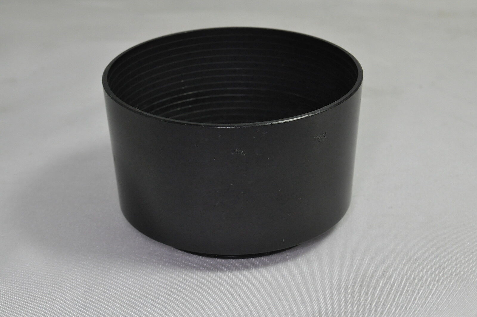 Tamron 29FH Plastic Lens Hood 58mm dcrew on type for 70-210mm AF zoom