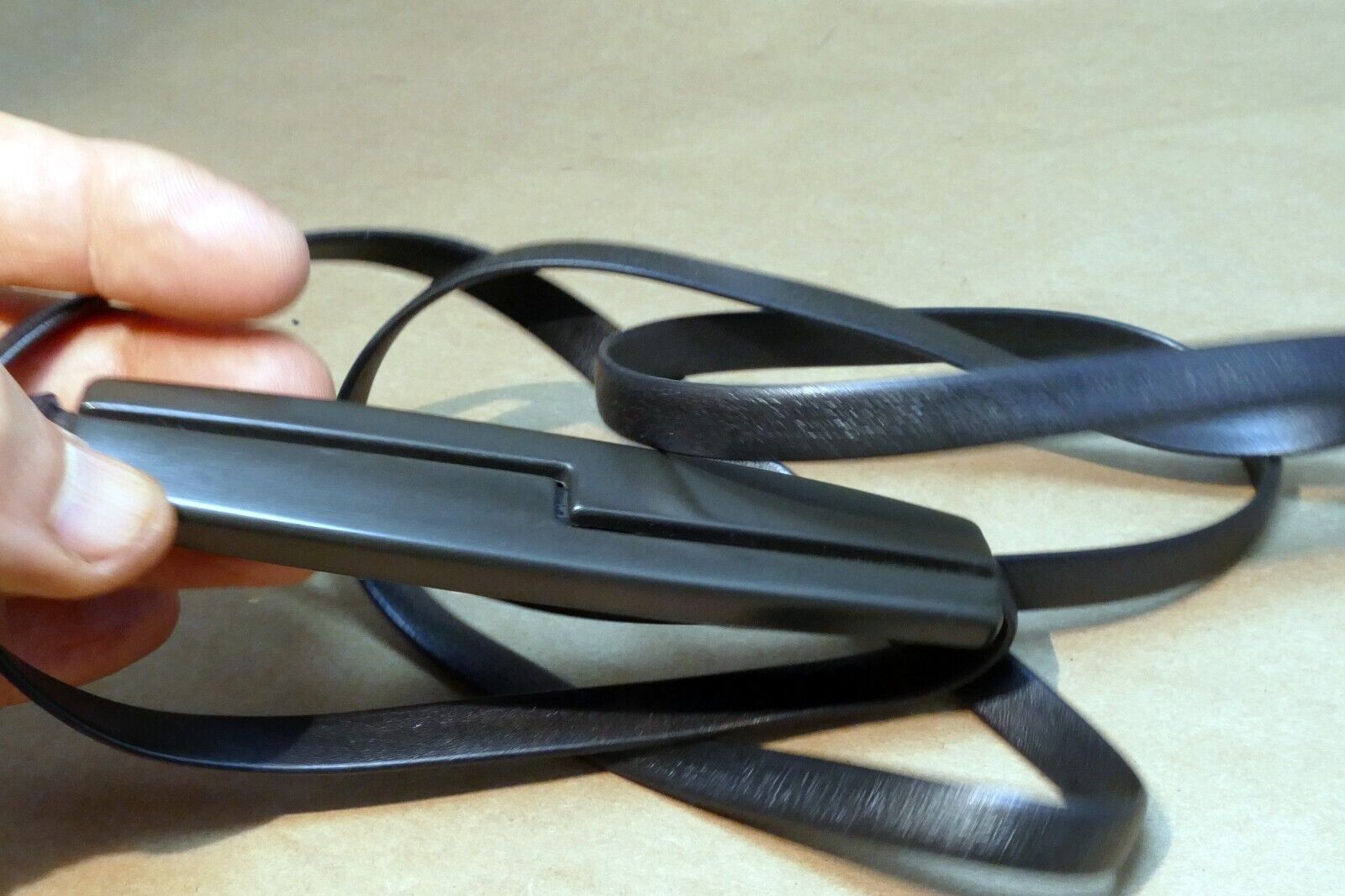 Leica Leitz Wtzlar Vinyl Shoulder Strap - missing parts buckle and end loop