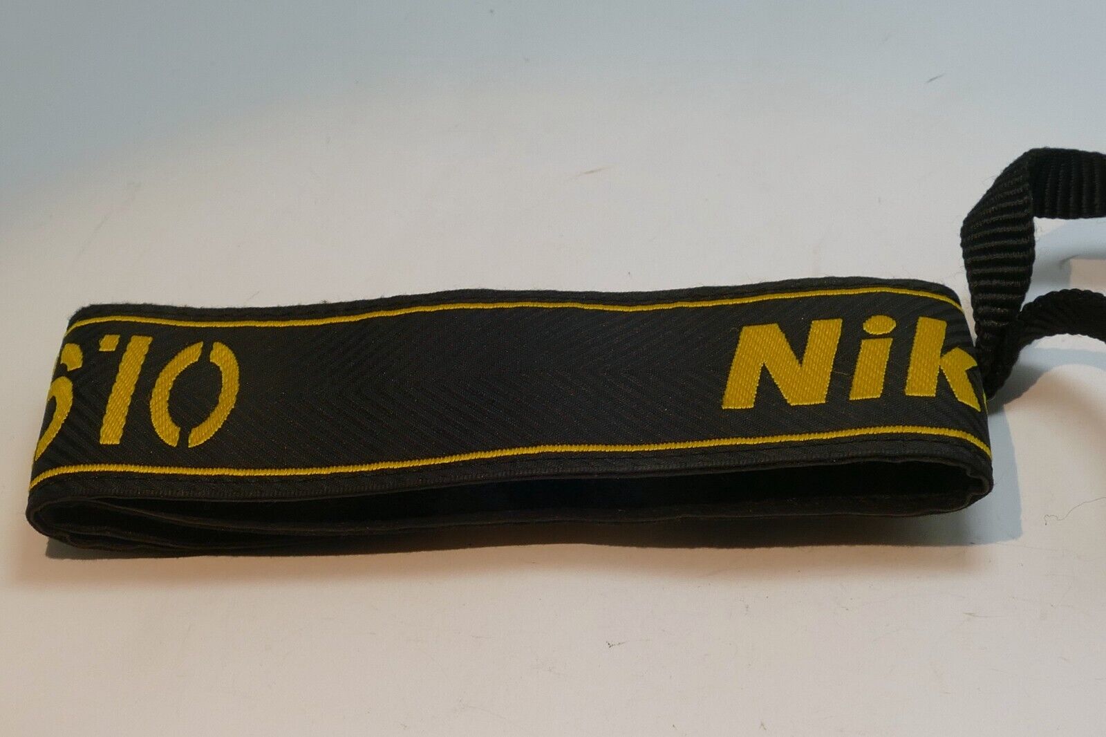 Nikon D-610 D610 AN-DC10 AN DC 10 Shoulder neck Strap for D610 - Original OEM