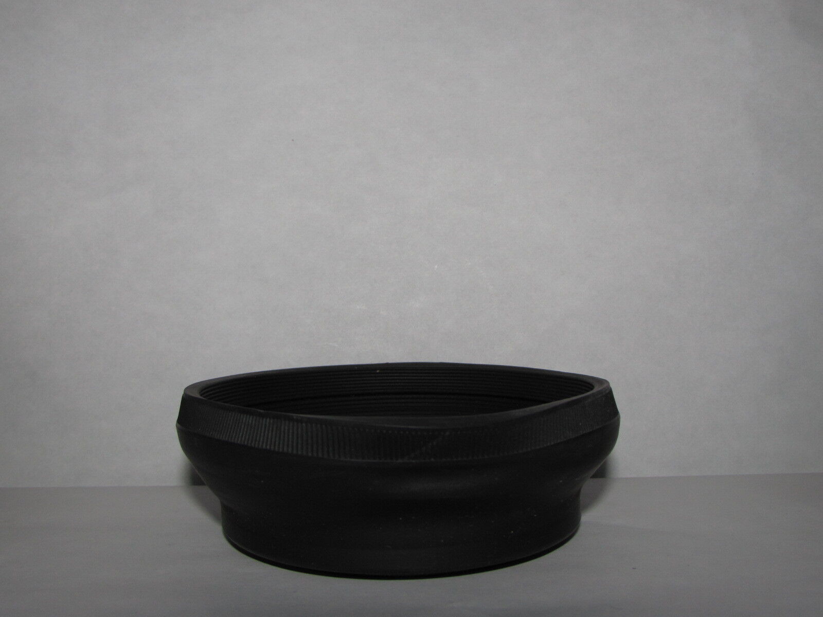 Used 72mm Rubber  Lens Hood for telephoto lenses  B20342