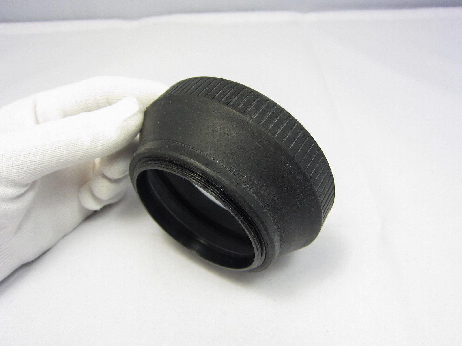 Used Unknown Brand 62mm Collapsible Rubber screw in Lens Hood N102024