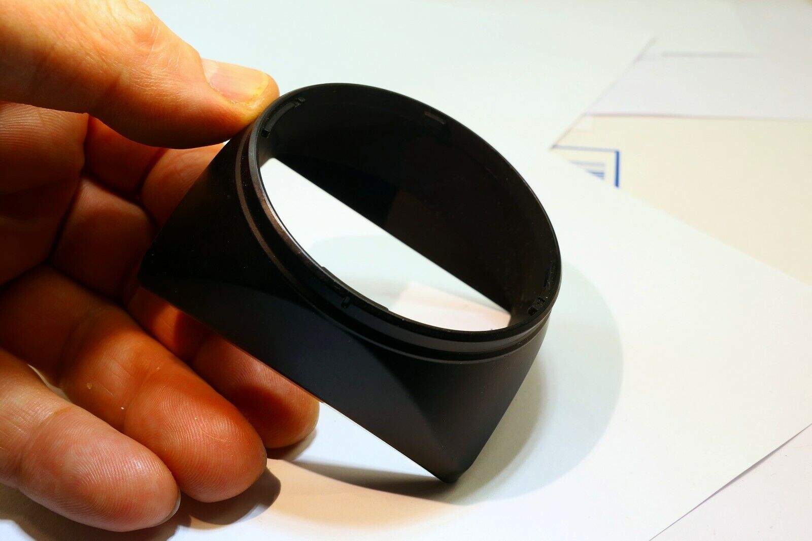 Twist on type Square lens hood shade (unknown brand) 55-58mm rim