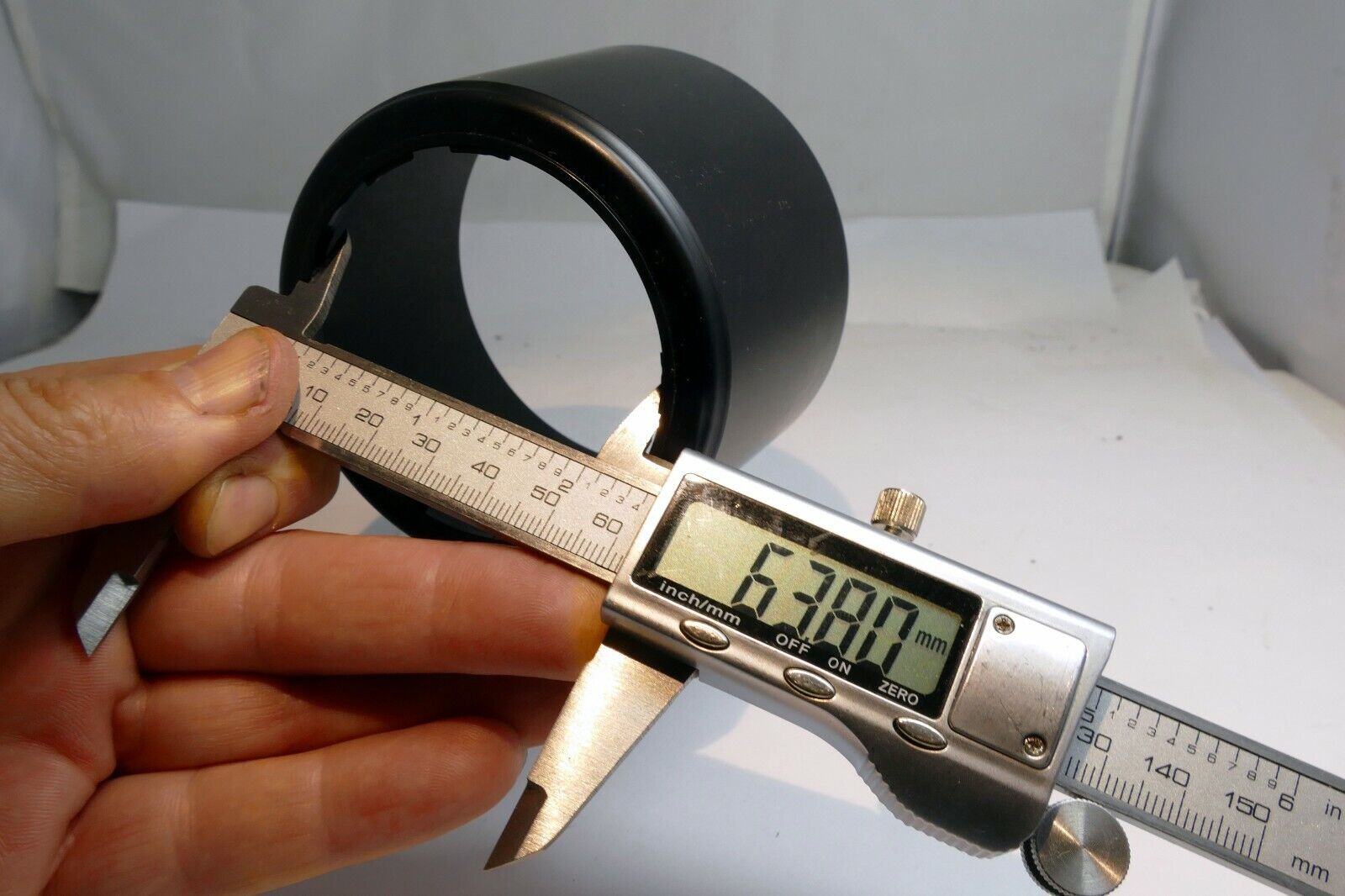 Replacement  63mm ID Lens Hood Shade for 58-62mm rim  (unknown brand)