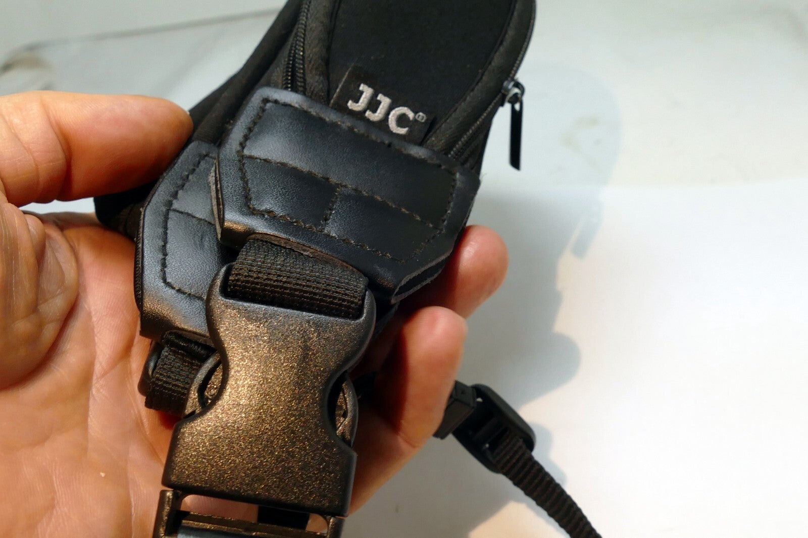 JJC Neoprene Camera Strap w/ quick release buckles 5.5cm wide  - sturdy