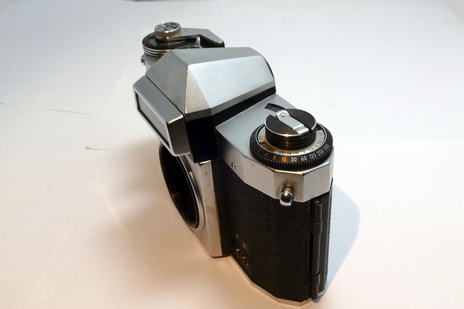 PRAKTICA PL Nova I B camera body only M42