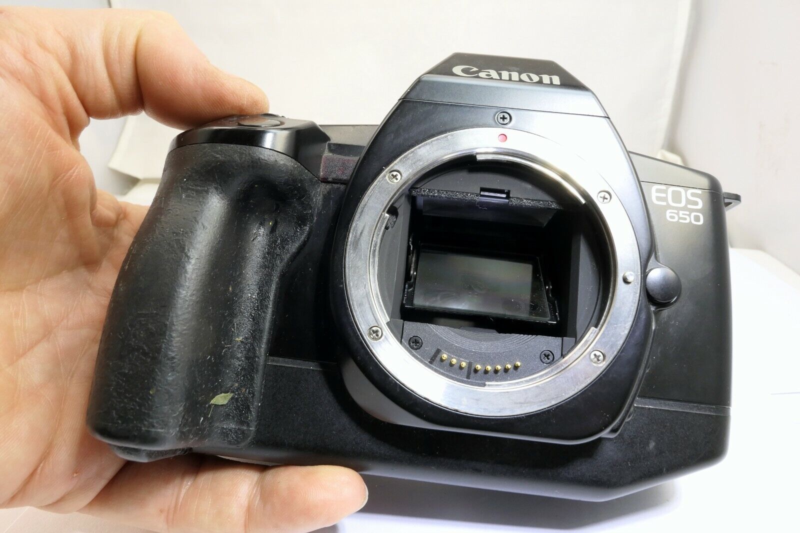 Canon EOS 650 35mm SLR Film SLR body only vintage