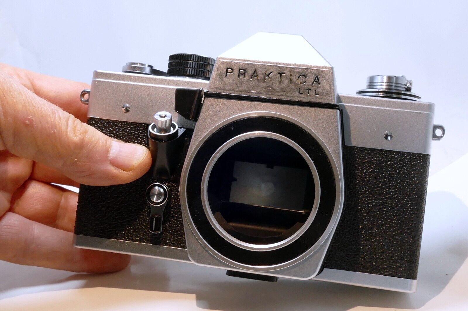 PRAKTICA LTL M42 CAMERA BODY Only - Meter is inop , shutter works