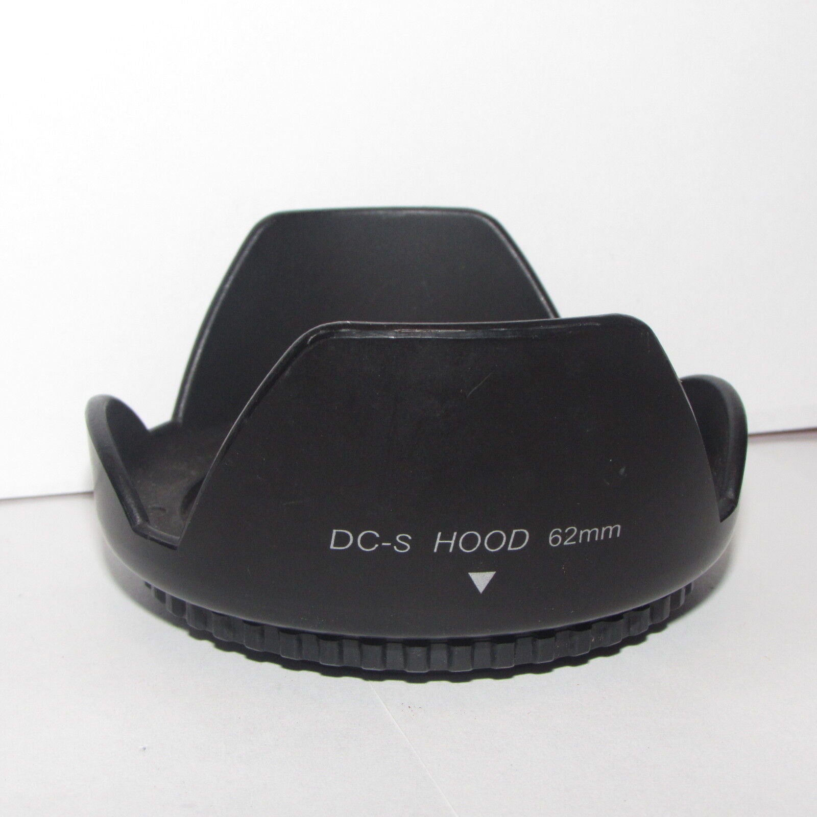 Used DC-S 62mm Lens Hood screw in type 18-200mm S107007