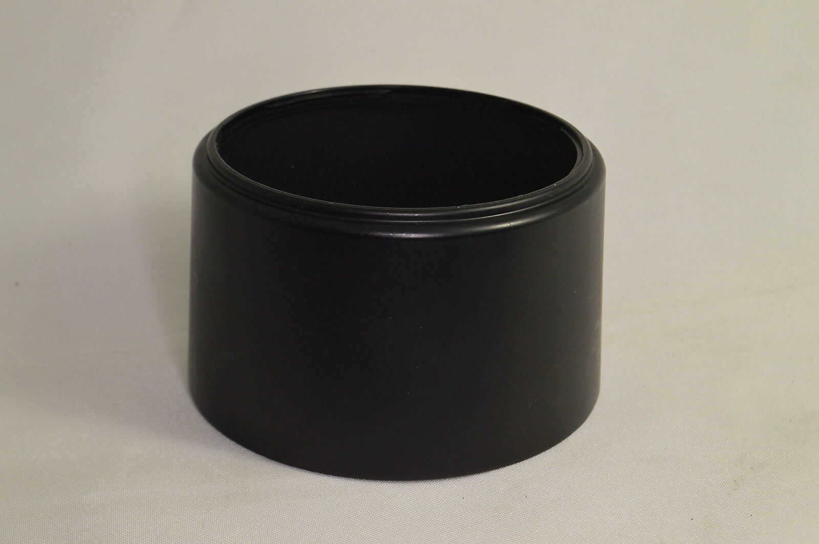 Plastic Lens Hood inner diameter 68.5mm unknown brand O205053