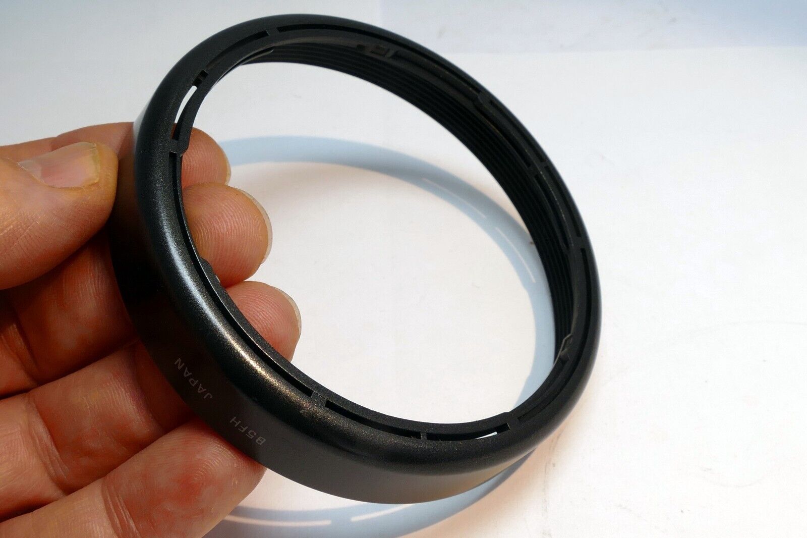 Tamron B5FH Lens Hood Shade for AF 28-200mm F/3.8-5.6 (5FH) 72mm rim Genuine OEM