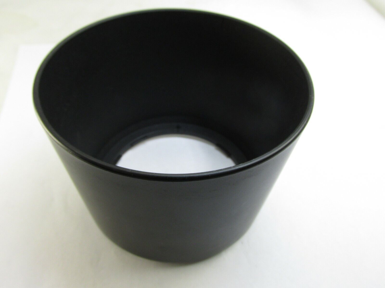 Plastic Lens Hood unknown brand 63.5mm ID  twist on type