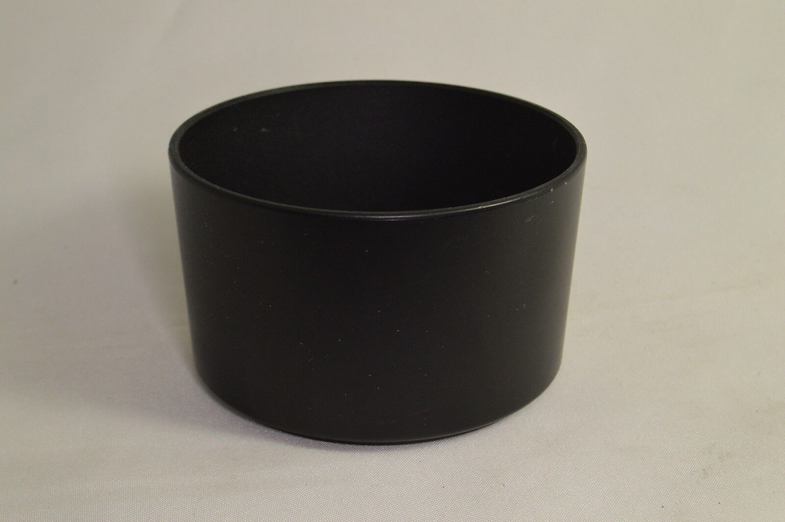 Plastic Lens Hood inner diameter 68.5mm unknown brand O205053